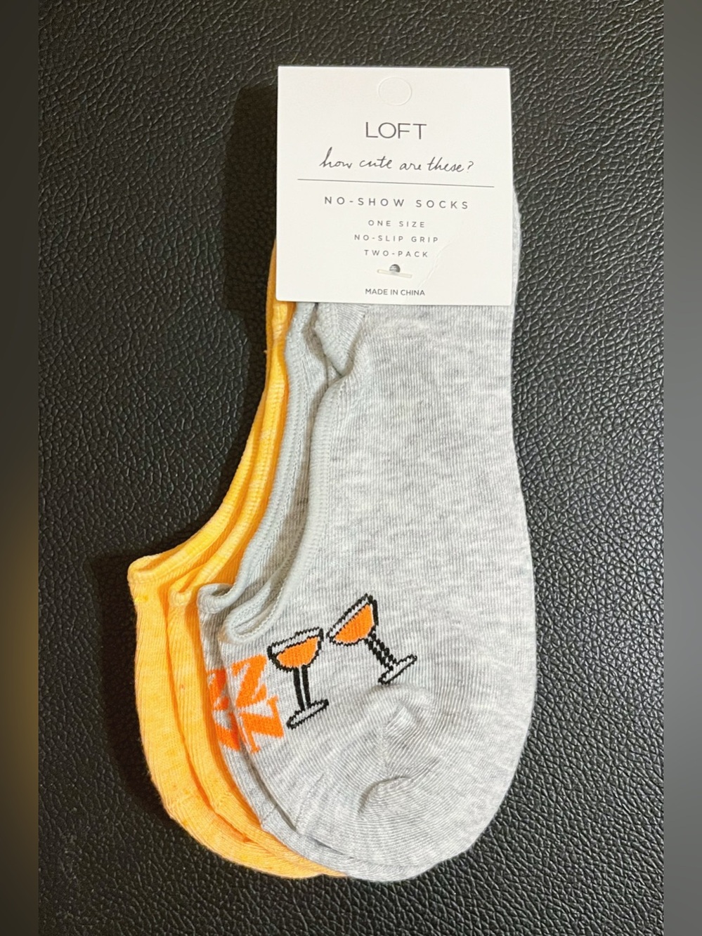 LOFT Women’s Spritz Season No Show Socks 2 Pairs Gray Orange No Slip Grip NWT